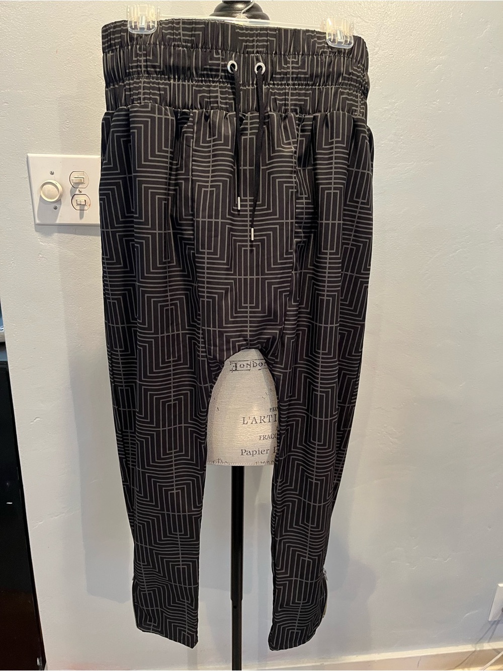Lorna Jane Life Pants Size S